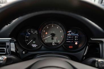 Porsche Macan Electrique S — photo 26