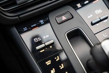 Porsche Macan Electrique S — photo 33