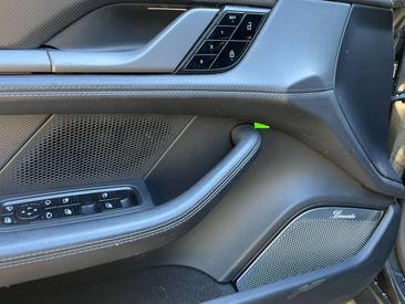 Porsche Taycan Turbo S — photo 11