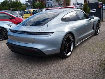 Porsche Taycan Turbo S — photo 12