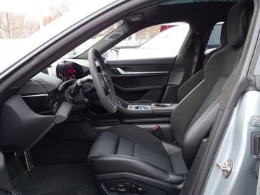 Porsche Taycan Turbo S — photo 14