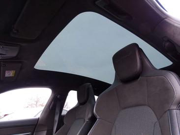 Porsche Taycan Turbo S — photo 18