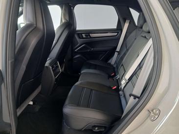 Porsche Cayenne III E-Hybrid Platinum Edition — photo 28