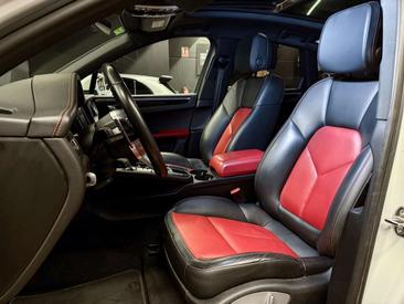 Porsche Macan Electrique S — photo 14