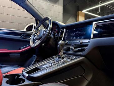 Porsche Macan Electrique S — photo 16