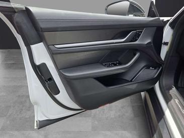 Porsche Taycan Turbo S — photo 15