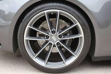 Porsche 992 I Carrera 4 — photo 6