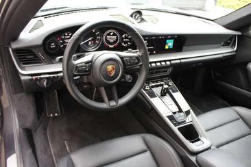 Porsche 992 I Carrera 4 — photo 8