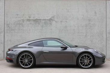 Porsche 992 I Carrera 4 — photo 4