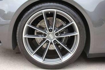 Porsche 992 I Carrera 4 — photo 6