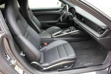 Porsche 992 I Carrera 4 — photo 11