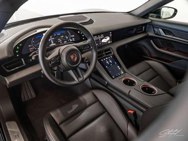 Porsche Taycan — photo 4