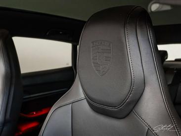 Porsche Taycan — photo 5