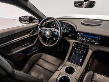 Porsche Taycan — photo 6