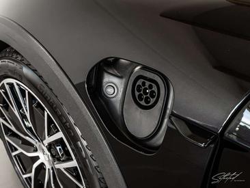 Porsche Taycan — photo 11