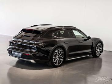 Porsche Taycan — photo 21
