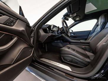 Porsche Taycan — photo 26