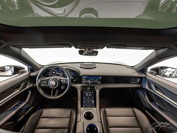 Porsche Taycan — photo 27