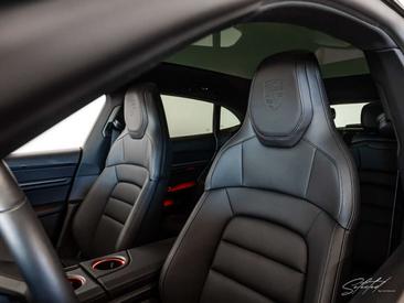 Porsche Taycan — photo 29