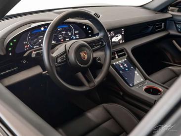 Porsche Taycan — photo 31