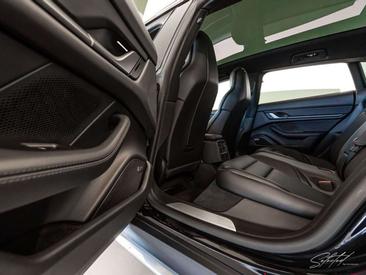 Porsche Taycan — photo 42