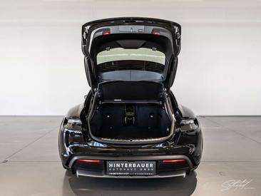 Porsche Taycan — photo 45