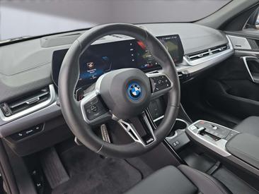 BMW IX2 M Sport EDrive20 — photo 9