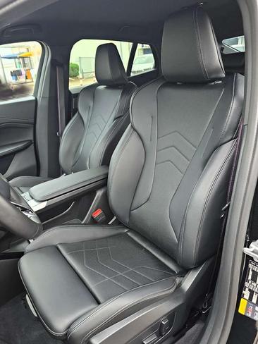 BMW IX2 M Sport EDrive20 — photo 11