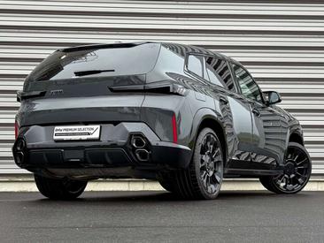 BMW XM 50e — photo 4