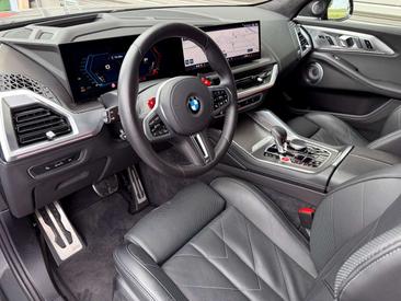 BMW XM 50e — photo 8