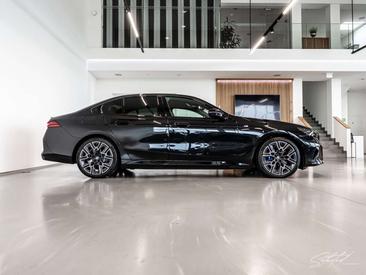BMW Série 5 M Sport 550e XDrive — photo 18