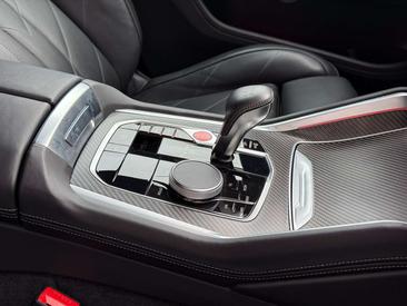 BMW XM 50e — photo 23