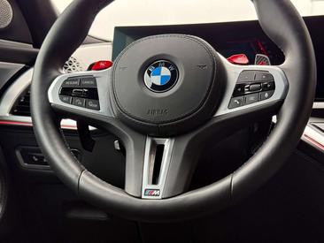 BMW XM 50e — photo 28