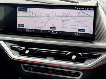 BMW XM 50e — photo 30