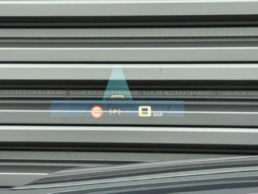 BMW XM 50e — photo 37