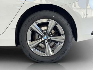 BMW 218i Active Tourer — photo 9