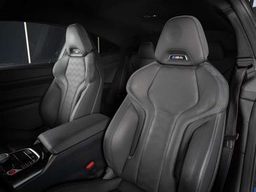 BMW M4 XDrive — photo 11