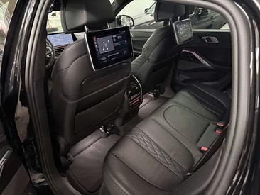 BMW X6 M Sport M40d — photo 15
