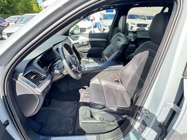 Volvo XC90 B5 Ultimate — photo 11