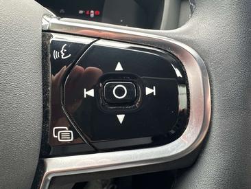 Volvo XC60 T6 R-Design — photo 18