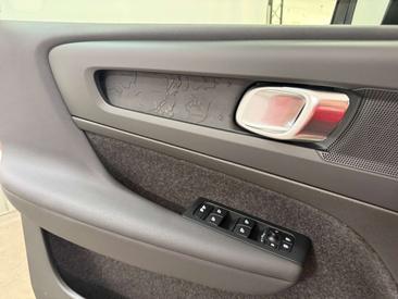 Volvo C40 Coupé SUV Recharge Single Motor Extended Range — photo 18