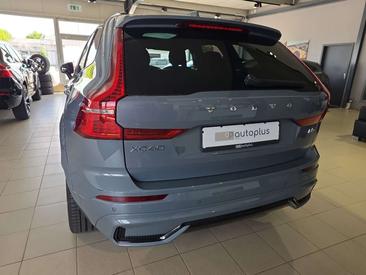 Volvo XC60 B5 R-Design — photo 9