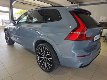 Volvo XC60 B5 R-Design — photo 10