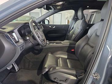 Volvo XC60 B5 R-Design — photo 20