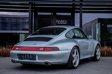 Porsche 911 Carrera 4S — photo 8