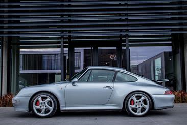 Porsche 911 Carrera 4S — photo 12