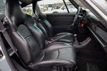 Porsche 911 Carrera 4S — photo 16
