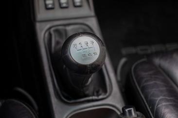 Porsche 911 Carrera 4S — photo 25
