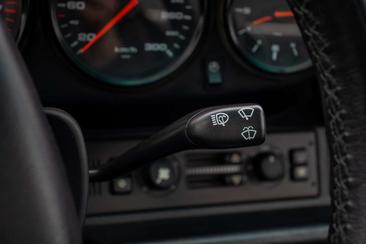 Porsche 911 Carrera 4S — photo 27