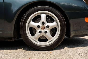 Porsche 993 Carrera 2 — photo 12